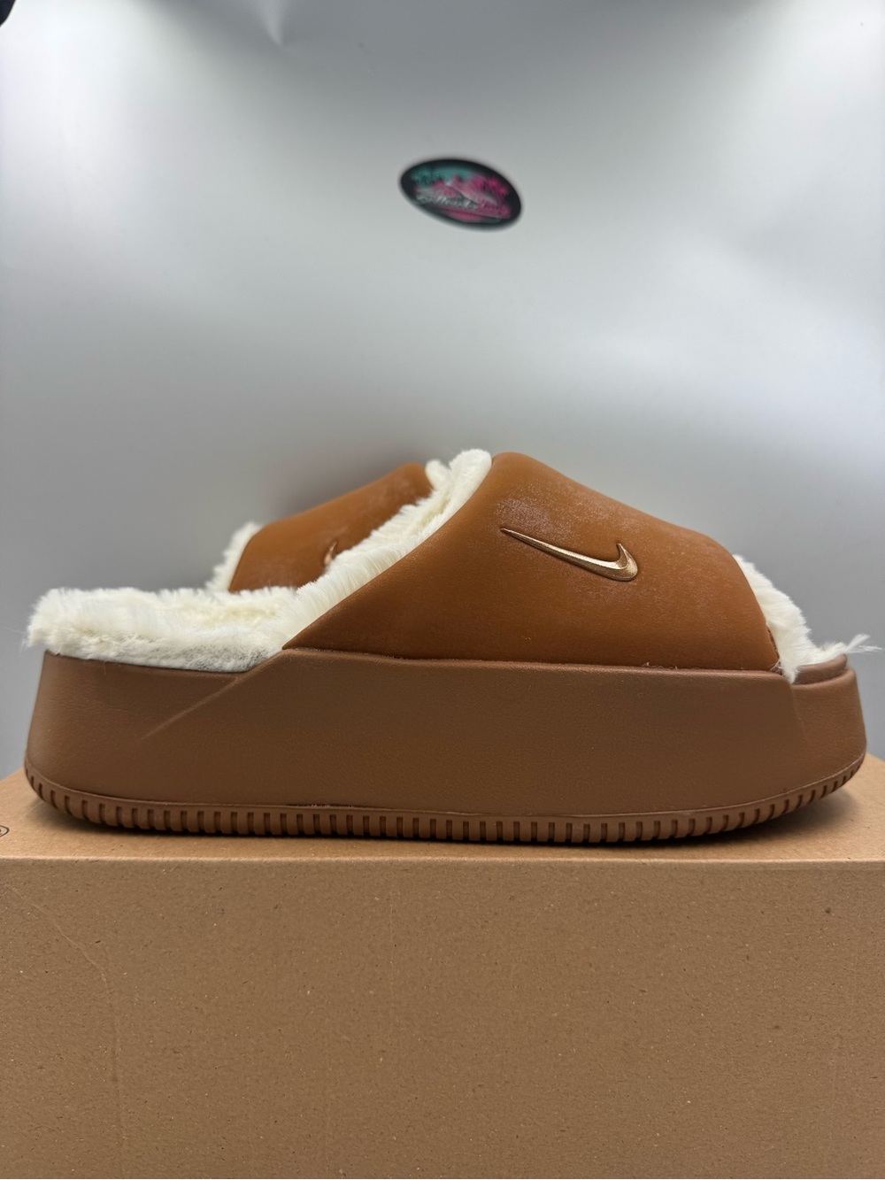 Nike Calm Elevation Fur Slide Sandal Light British Tan BRAND NEW Size 10 Women